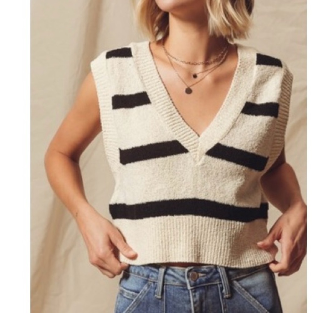 Knit vest tank top size medium new with tags